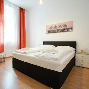  Appartement In The Area. 5 Minute's Walk To The Danube.